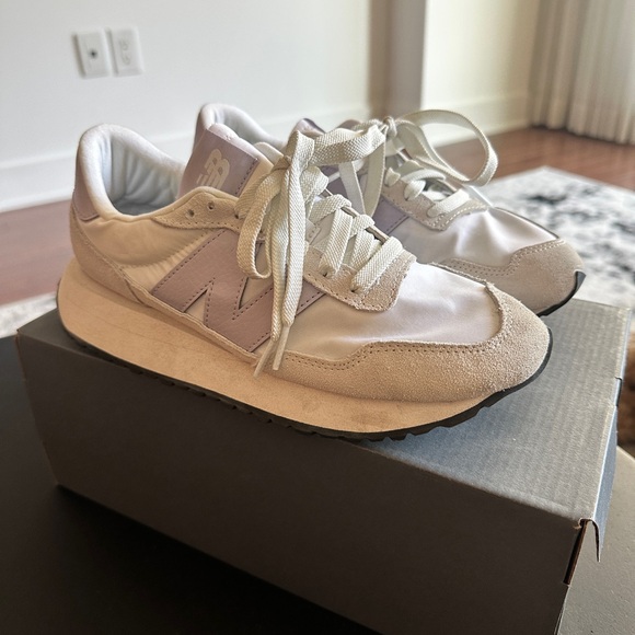 Women’s New Balance 237 - Picture 4 of 4